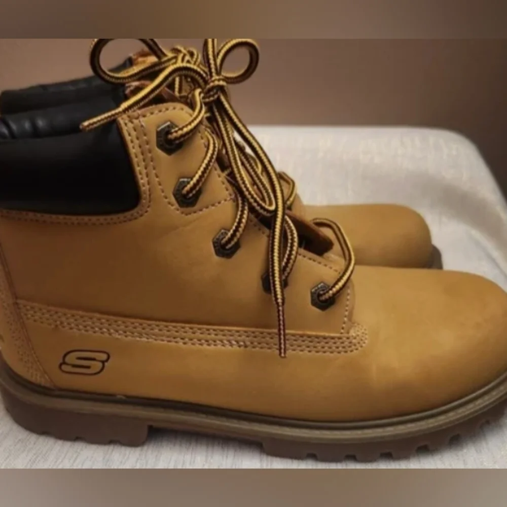 Skechers tough classic